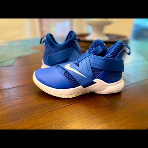 Nike LeBron royal blue size 6.5 basketball shoes.  Super clean & great shape.